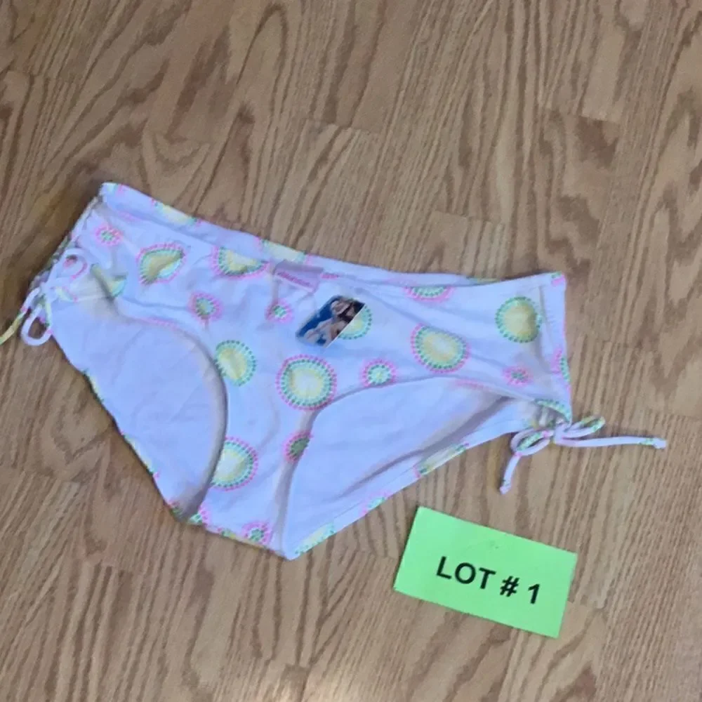 NWT XHILARATION swim suit bottoms in extra large